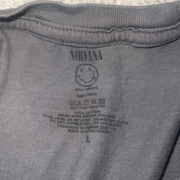 NIRVANA SMILE GRAPHIC TEE - Picture 3 of 3